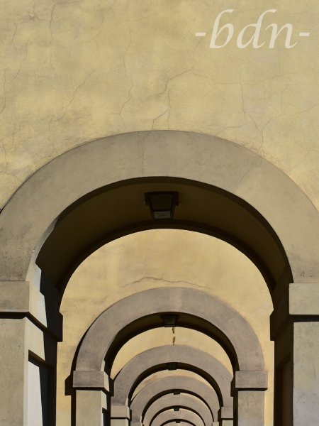 Arkaden am Arno in Florenz